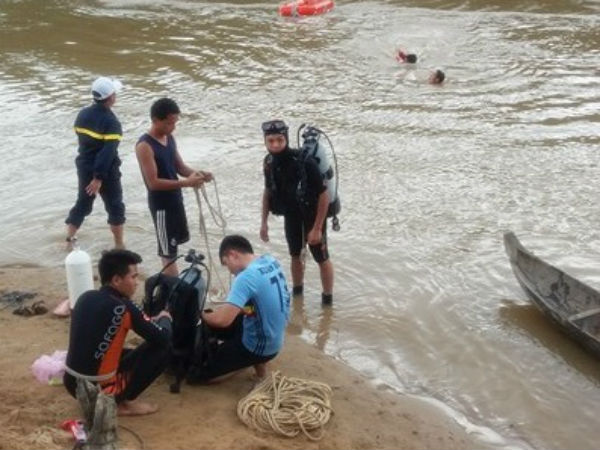 Tìm thấy thi thể cháu bé bị nước cuốn trôi 3 ngày