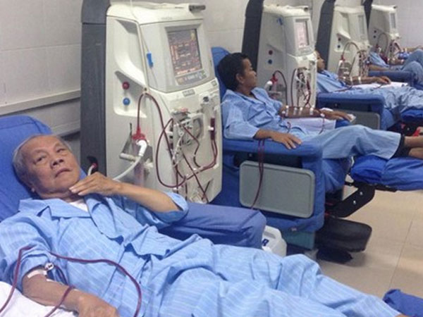 Bộ Y tế mời chuyên gia tìm nguyên nhân 18 người tai biến chạy thận