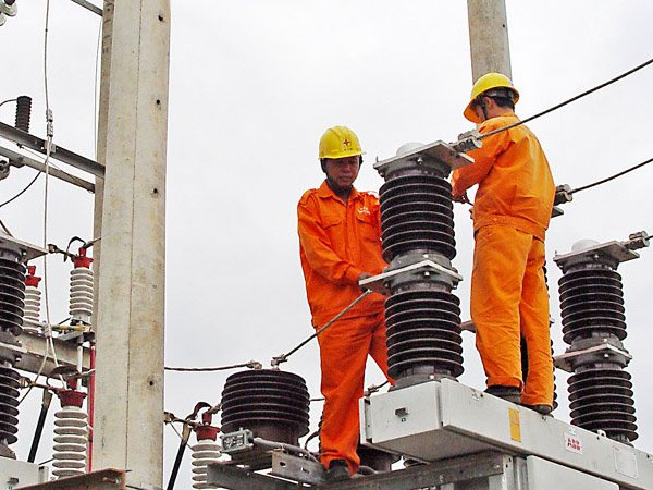 Nắng nóng đổ lửa, dừng hết mọi kế hoạch cắt điện