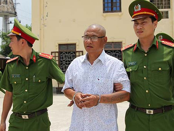 Cuộc tình nhiều toan tính của trùm ma tuý với goá phụ xinh đẹp