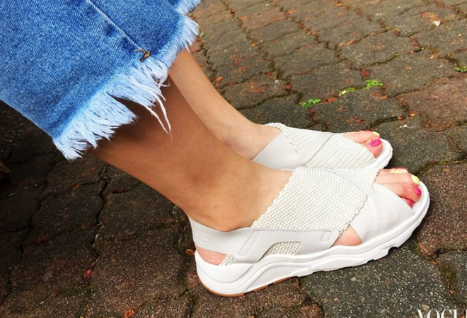 Đoạn clip về đôi sandals mới của Nike khiến nàng nào cũng muốn mua ngay
