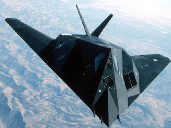 F-117A Mỹ - Chim ưng đêm tàng hình "bóng ma" đáng sợ trên bầu trời