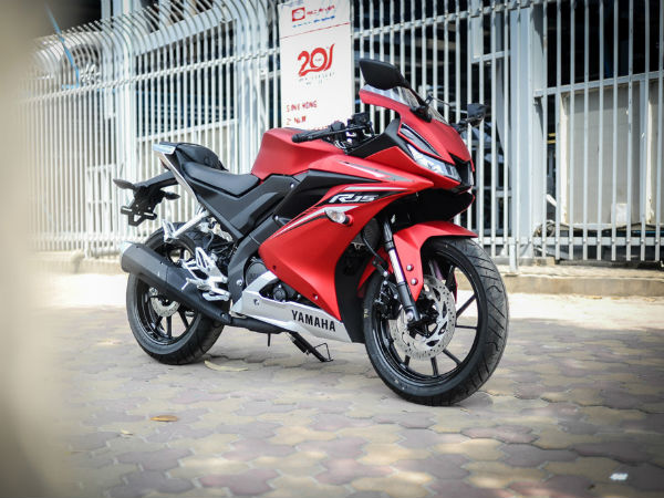 Yamaha YZF-R15 2017 giá hơn 100 triệu tại Hà Nội