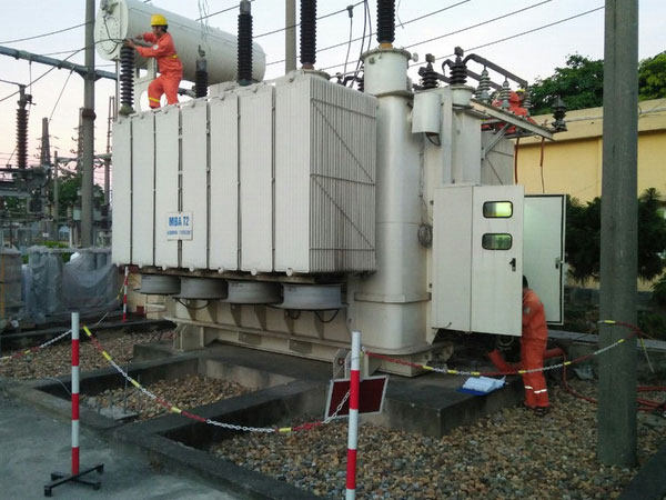 Cháy máy biến áp nghi do nắng nóng quá bất thường