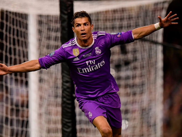 Ronaldo bứt phá thần tốc vượt Messi, đoạt vua phá lưới mùa 2016/17