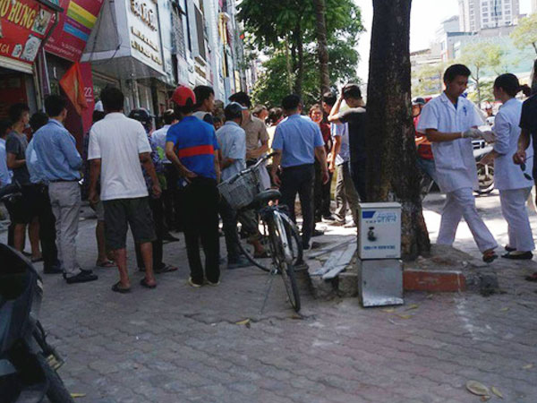 Hà Nội: Cụ bà đi mua đá lạnh bị đột tử giữa trời nắng nóng đỉnh điểm