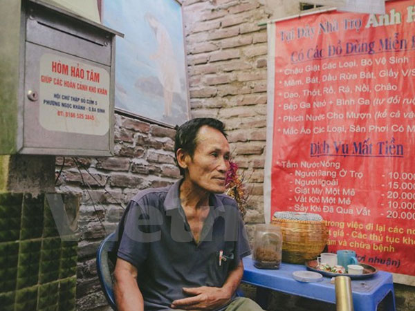 Hà Nội: Ông già "khùng" cho thuê nhà trọ điều hòa giá 15.000 đồng