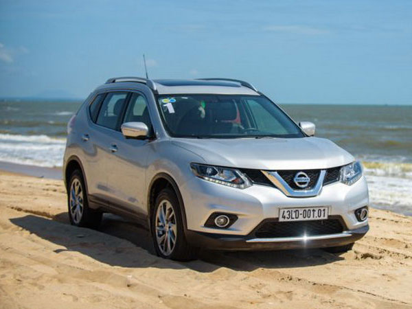 Không chịu thua CX-5, Nissan X-Trail cũng giảm giá