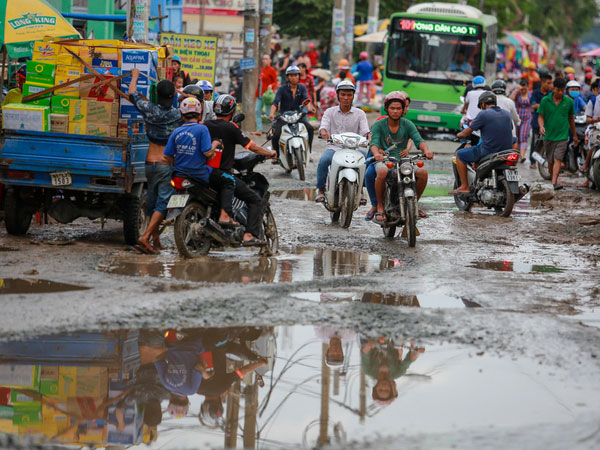 2km đường gần chục năm ngập nước ở Sài Gòn