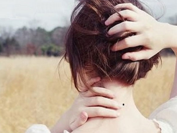Nốt ruồi đằng sau gáy tốt hay xấu?