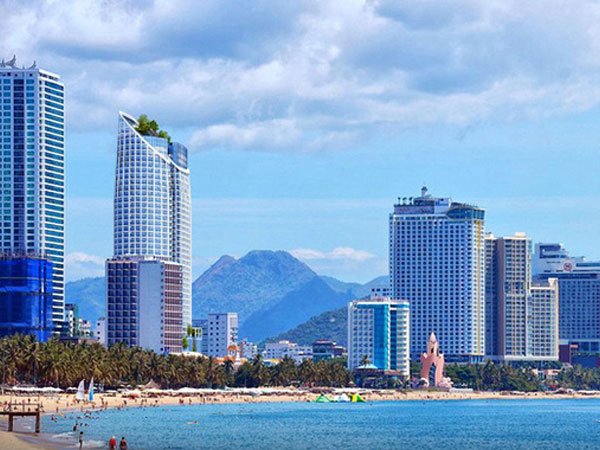 Bỏ bạc tỷ mua condotel: "Chưa từng thấy cuốn sổ đỏ nào"