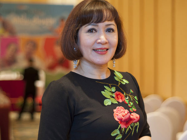 NSND Minh Hòa: "Khi tranh cãi cao trào với chồng, tôi tìm cách lỉnh ra ngoài"