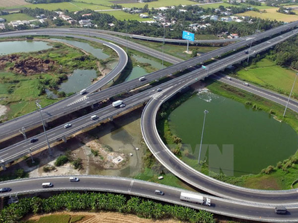 Xây cao tốc Bắc - Nam: Không để nhà đầu tư "tay không bắt giặc"!