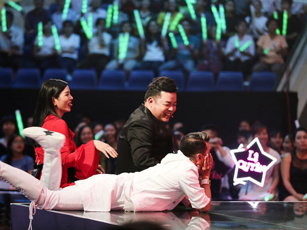 Khiến Lệ Quyên, Mr Đàm "lăn lộn" sân khấu, "thầy giáo hot boy" vào Chung kết Bolero