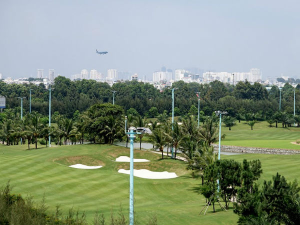 Cận cảnh sân golf VIP nằm trong… sân bay Tân Sơn Nhất