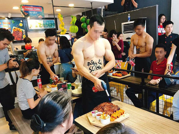 Thuê “trai đẹp” cởi trần bán hàng: Có thể bị xử phạt!