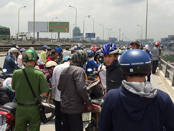 Để lại địa chỉ nhà trên xe máy, người đàn ông nhảy cầu Đồng Nai tự tử