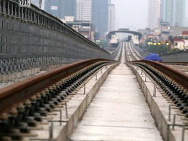 Đường sắt trên cao đội giá 10 ngàn tỷ: Vác tiền dân đi biếu nhà thầu nước ngoài!