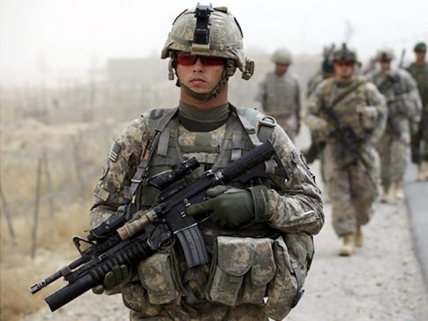 Một binh sỹ Afghanistan bất ngờ nổ súng sát hại hai lính Mỹ