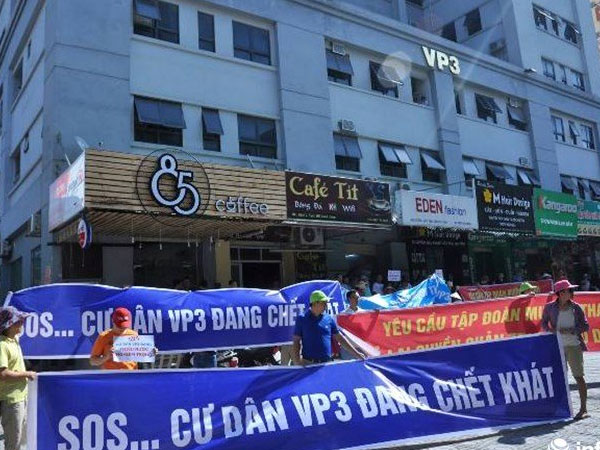 Kiếp "khổ" chung cư: Trắng đêm kiện cáo, sập trần nát nhà