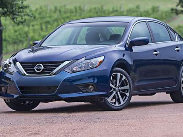 Nissan trang bị phanh tự động cho tất cả xe từ 2018