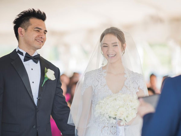 Á hậu TVB lấy chồng sau 11 năm "yêu nhưng không sex"