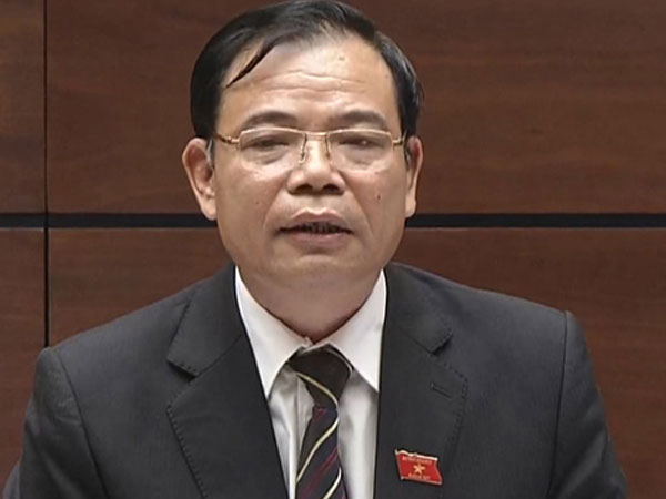 Bộ trưởng Nông nghiệp nhận trách nhiệm về khủng hoảng thừa lợn