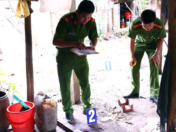Kẻ ngáo đá xông vào chợ chém nhiều người