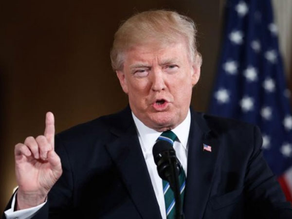 Tổng thống Trump chỉ trích toà án chặn sắc lệnh nhập cảnh
