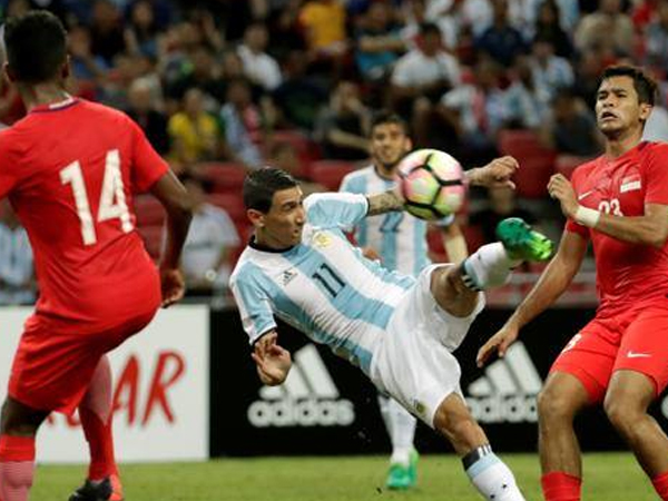 Vắng Messi, Argentina vẫn thắng đậm Singapore với tỷ số tennis
