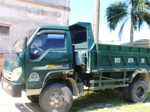 Bắt giữ tài xế xe tải chở cát lậu bỏ trốn sau tai nạn chết người
