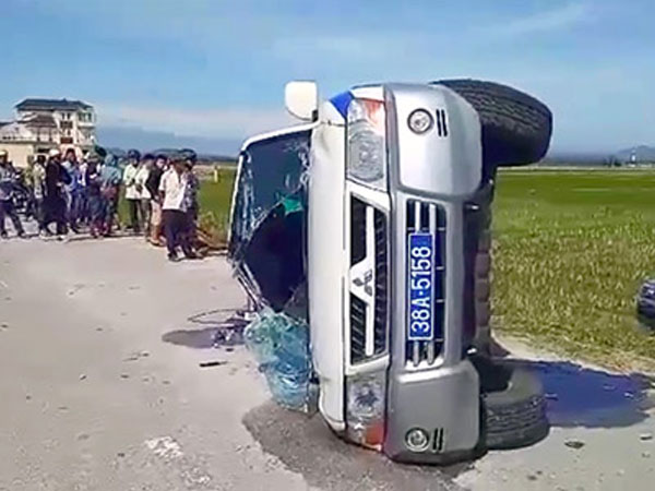 Giám đốc lao thẳng xe vào CSGT vì "sợ nộp phạt"