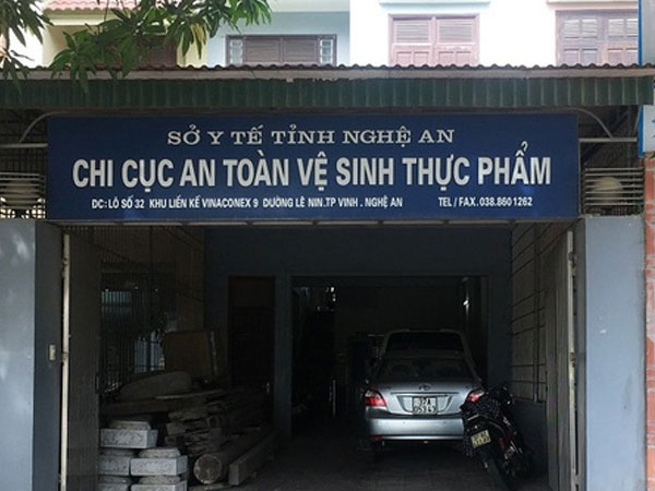 Vợ ly hôn sinh con thứ 4, Chi cục trưởng xin từ chức