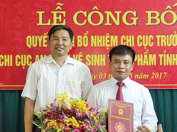 Chi cục trưởng ở Nghệ An xin từ chức sau nghi vấn sinh con thứ 4