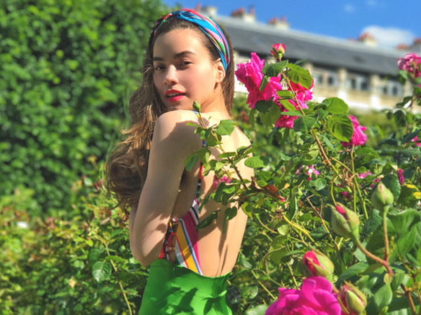 Hồ Ngọc Hà sexy khi chụp ảnh ở Pháp