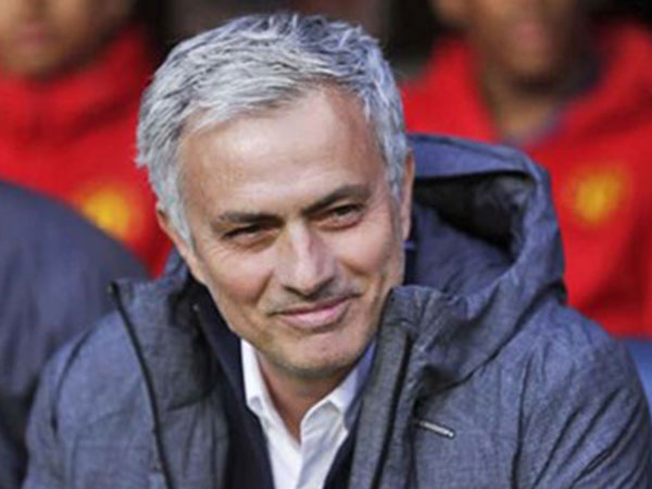 Lộ danh sách mua sắm của Mourinho ở "phiên chợ" Hè