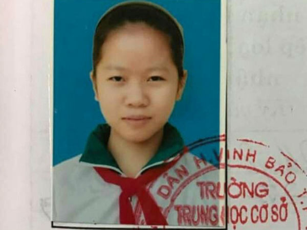 Xôn xao thông tin bé gái ở Hải Phòng bị bố mẹ đổ cơm thừa xuống nền nhà bắt ăn