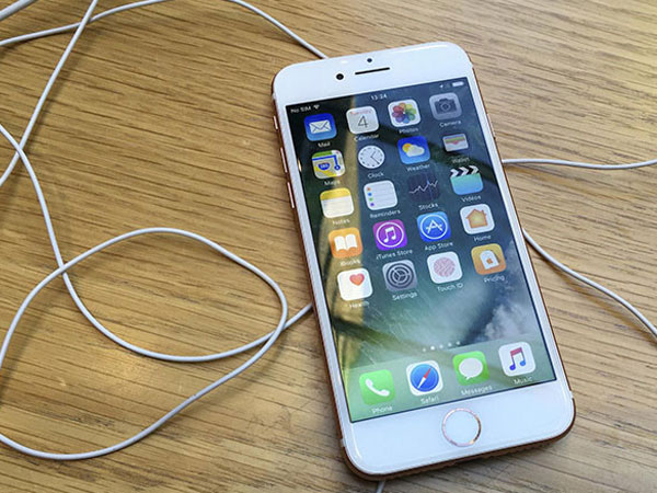 iPhone 8 có khả năng sạc không dây, chống nước tốt hơn