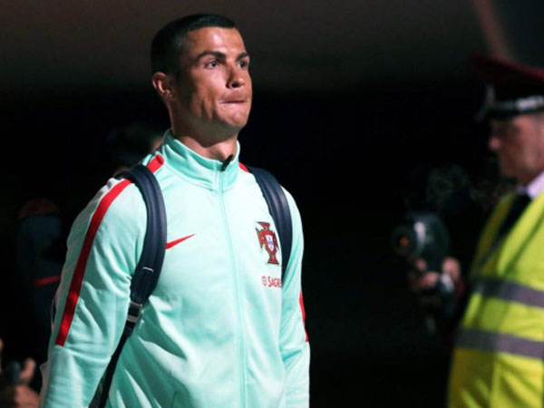 Ronaldo nhất quyết đòi rời Real Madrid
