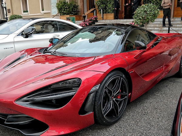 Siêu xe McLaren 720S đầu tiên xuất hiện ở Monaco