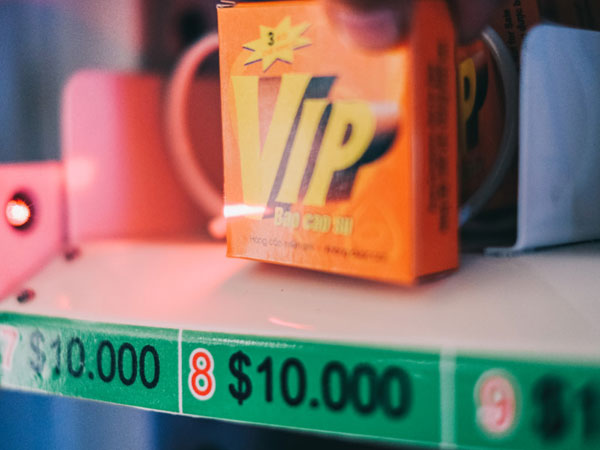 Máy bán bao cao su tự động đầu tiên tại Việt Nam