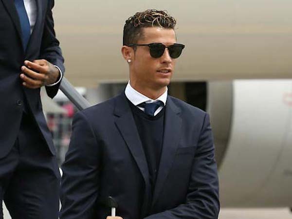 Thuyết âm mưu Ronaldo đòi rời Real: Vòi tiền, hay bị "phản bội"?