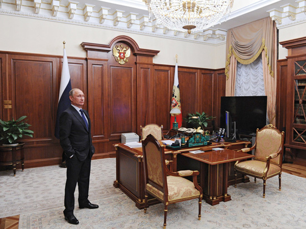 Tổng thống Putin lần đầu hé lộ phòng làm việc bí mật trong điện Kremlin