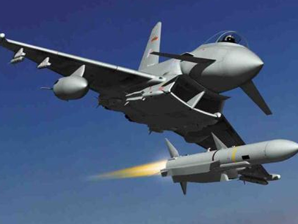 Châu Âu bất ngờ muốn loại bỏ tiêm kích Typhoon và Rafale