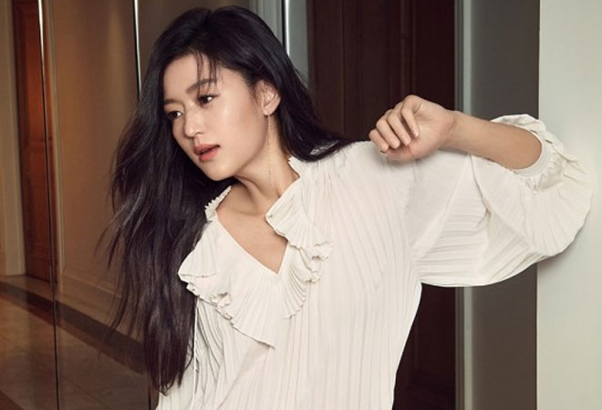 Quý tử nhà "mợ chảnh" Jeon Ji Hyun lần đầu lộ diện