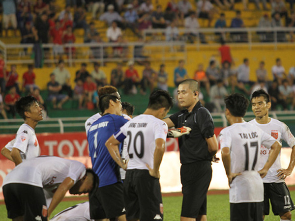 Trọng tài có hết sai sót ở lượt về V-League?