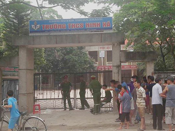 Nam bảo vệ chết bất thường trong trường trung học