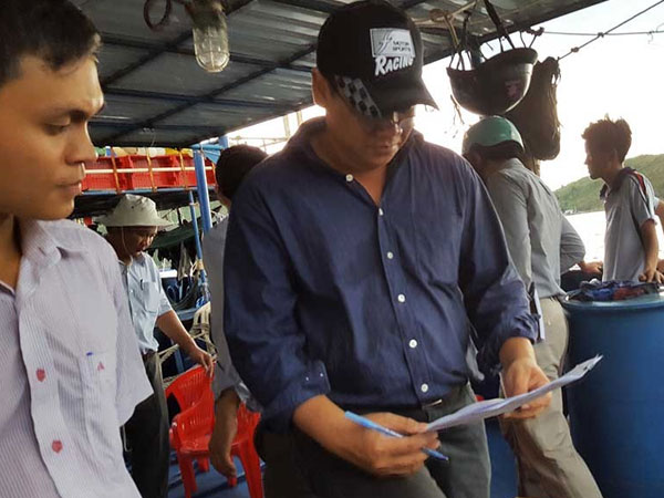 Vụ tàu vỏ thép: Các bên đổ thừa, không chịu thay máy mới