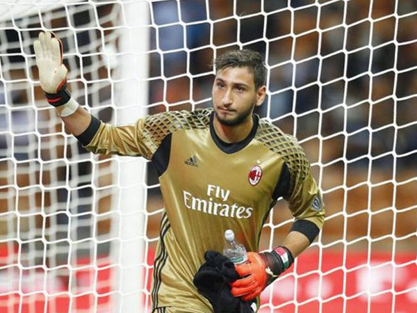 AC Milan dùng “luật rừng” ép Donnarumma ở lại