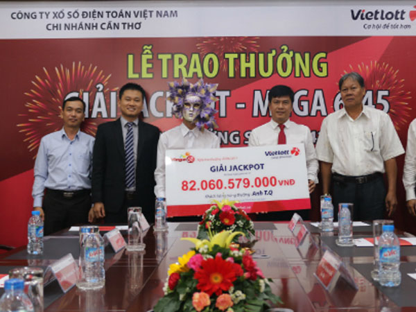 Khách hàng An Giang trúng 82 tỷ đã đến Cần Thơ nhận tiền